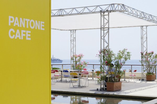 Pantone-Cafe1